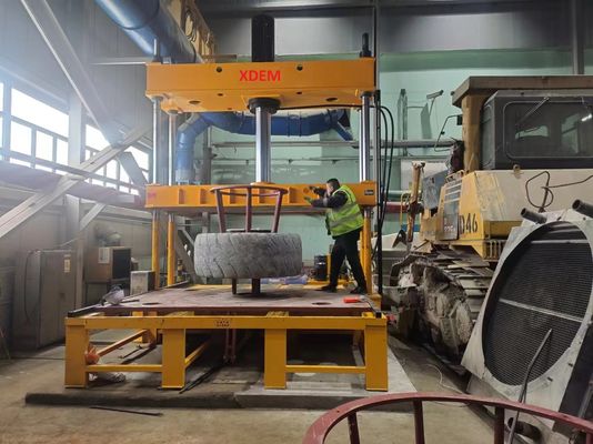 XDEM 260T چاپگر تایر هیدرولیک برای معدن OTR تایر کامیون های معدن تایر 23.5R25 29.5R25 35/65R35 45/68R45